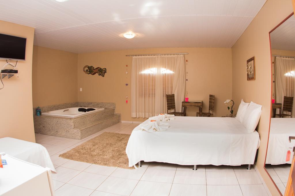 Hotel Pousada Cantinho Do Ceu Параиба-ду-Сул Экстерьер фото